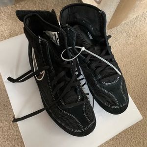 Speed sweep wrestling shoes